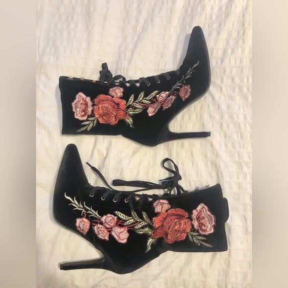 Cape Robbin Velvet Stiletto Victorian Lace up Boots with Pink Embroidered Roses - Picture 3 of 13